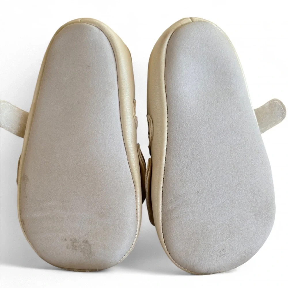Robeez Metallic Pearl Gold Mary Janes with Ruffle